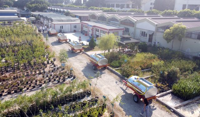 Tarsus Belediyesi yangınlara karşı su tankeri dağıttı